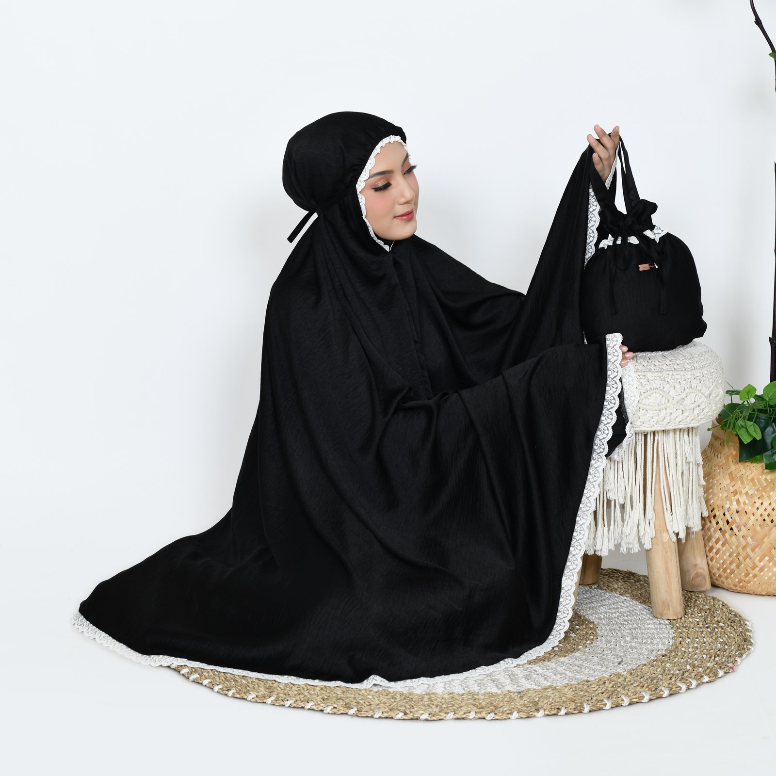 Mukena Sabrina Renda Black